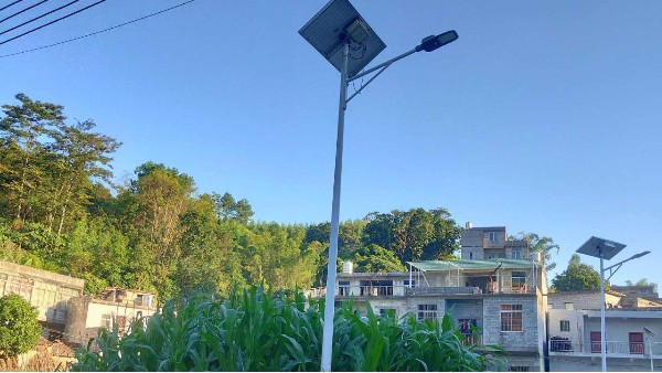 广西玉兰农村道路太阳能路灯安装